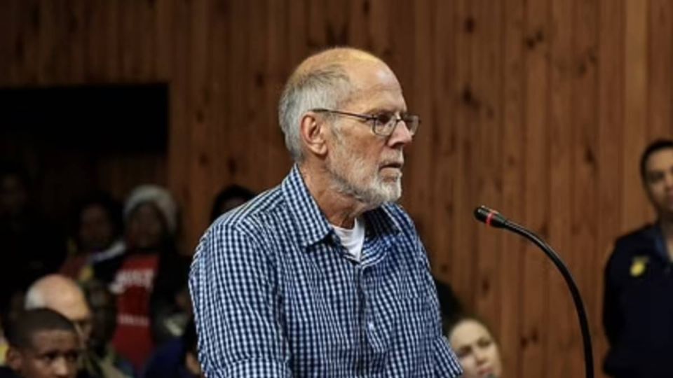 Christoffel Johannes Stoman de 70 años atacó al niño.