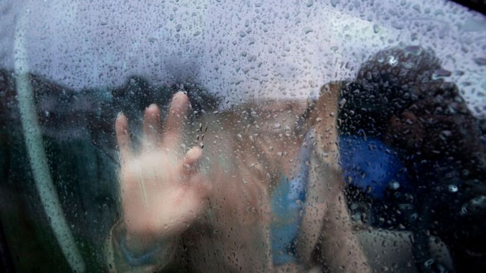 Estas técnicas te ayudarán a mantenerte segura mientras conduces con la lluvia.