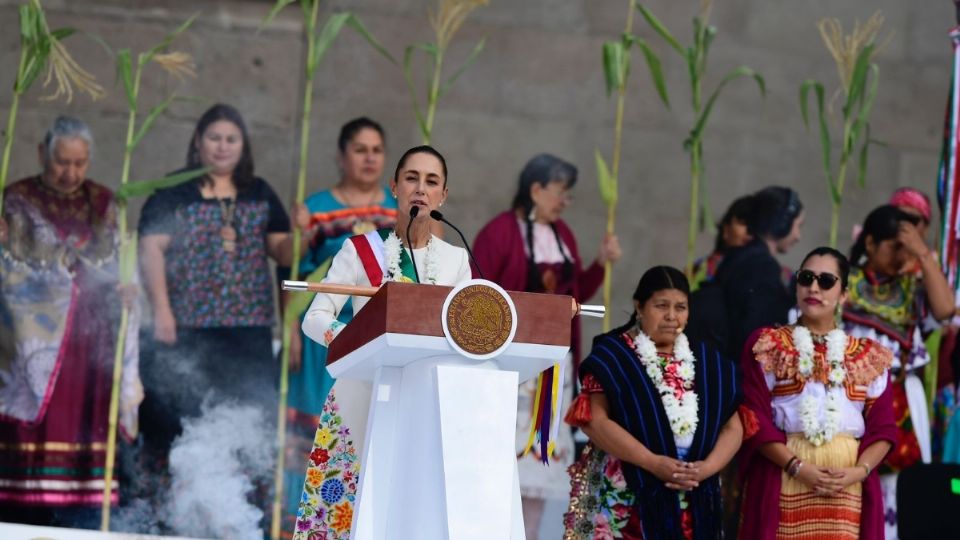 La presidenta Claudia Sheinbaum presentó 100 compromisos de gobierno desde el Zócalo