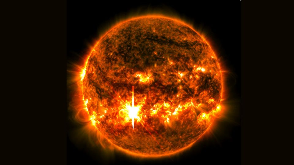 Sol emitió una fuerte llamarada este 1 de octubre, es el punto máximo según el Observatorio de Dinámica Solar de la Nasa