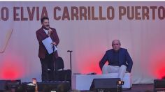 Marti Batres presenta su libro "Las Frases de AMLO" en la FIL del Zócalo capitalino