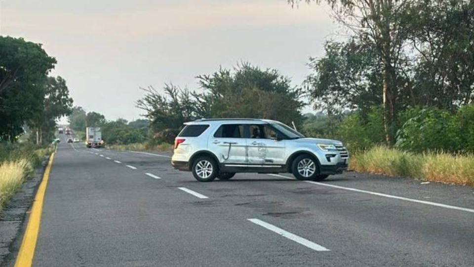 Los cuerpos fueron hallados sobre la carretera