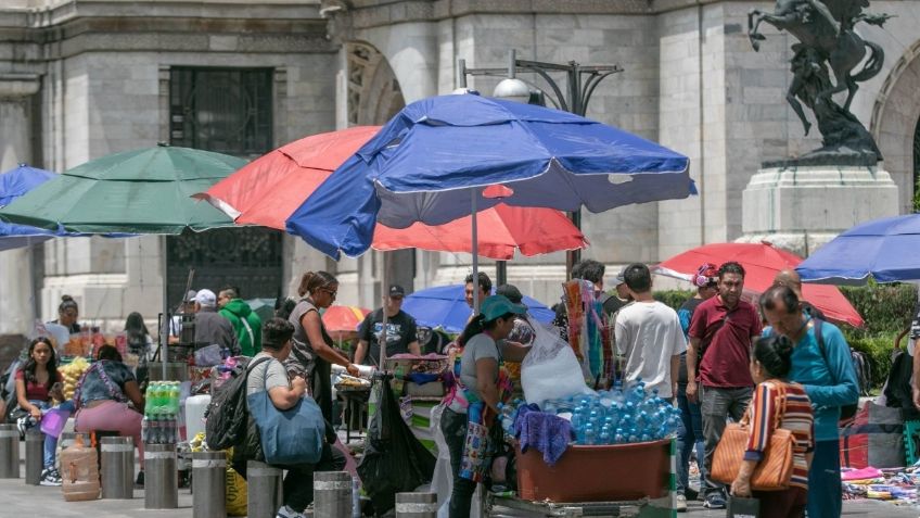 Van por reordenamiento de ambulantes en la Alameda de la CDMX