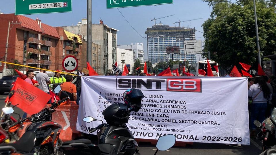 Realizan un bloqueo en Insurgentes Sur