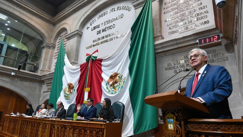 Cristóbal Castañeda Camarillo, Secretario de Seguridad compareció ante el pleno de la LXII Legislatura local como parte de la Glosa del Primer Informe de Gobierno de Delfina Gómez Álvarez.