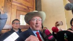 Regresa Ken Salazar a Palacio Nacional tras pausa en relaciones que dio AMLO