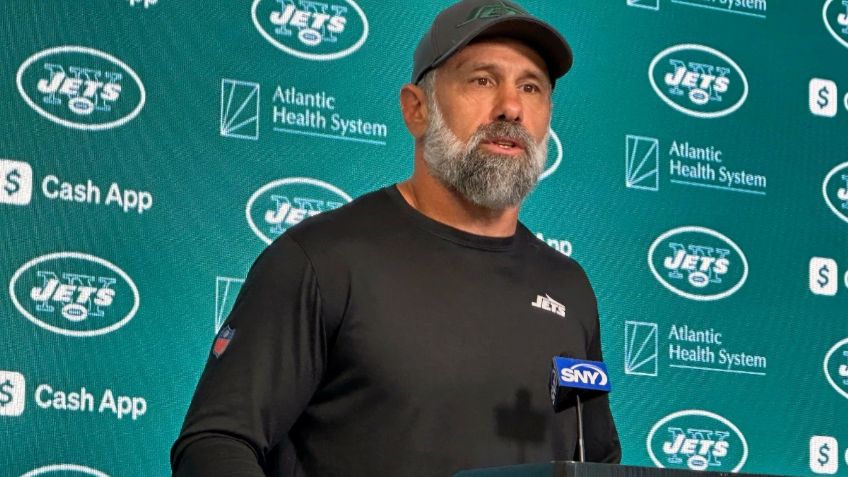 Jeff Ulbrich, head coach de los New York Jets tiene sus primeros altibajos en la NFL