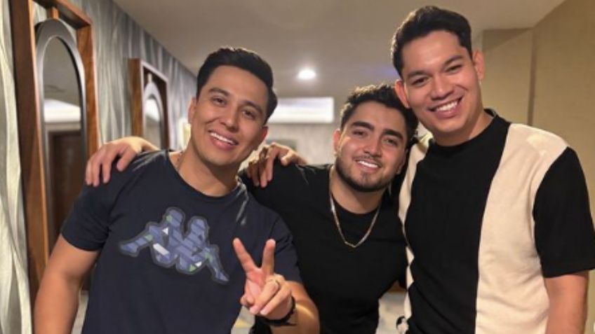 Vocalistas de la Arrolladora Banda el limón arman noche de karaoke con sus fanáticos