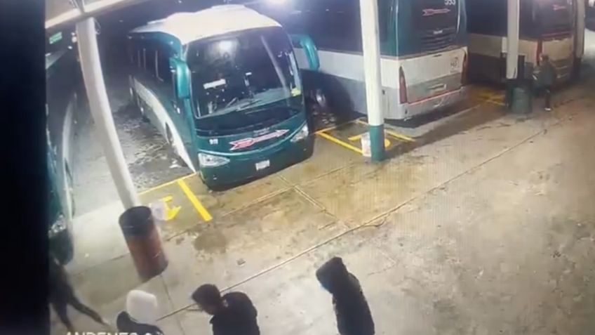 Momento exacto en que secuestran 13 camiones con todo y chófer en Tenería: VIDEO