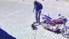 VIDEO: graban a sujeto arrastrando a un perrito que llevaba atado en su moto en Jalisco