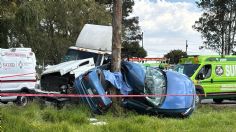 Un auto choca con tráiler en carretera Toluca-Palmillas y se parte a la mitad: dos personas mueren