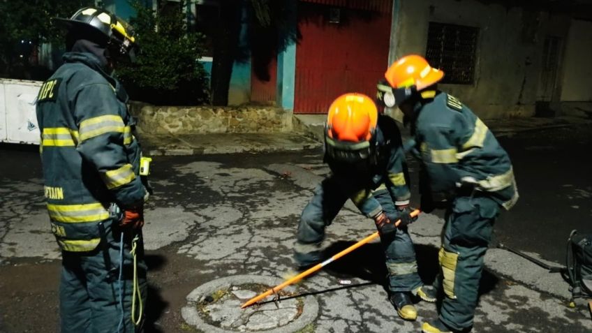 Desalojan viviendas en Cuauhtémoc por hallazgo de combustible en el drenaje