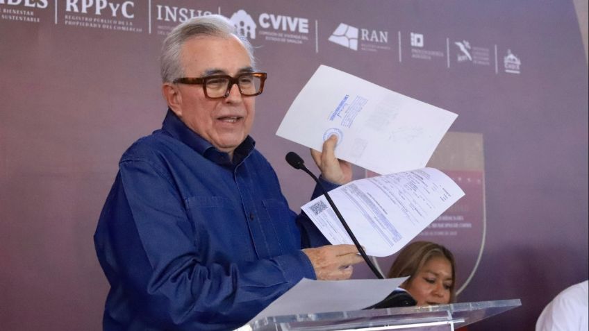 Rubén Rocha Moya entrega 2 mil 864 títulos de propiedad en los municipios de Choix y El Fuerte