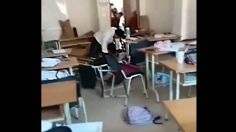 IMÁGENES FUERTES: Mata a su novia a puñaladas en un salón de clases y frente a sus compañeros