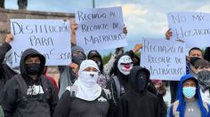 Estudiantes bloquean calles de Morelia: advierten sobre incendios y daños en caso de no ser atendidos