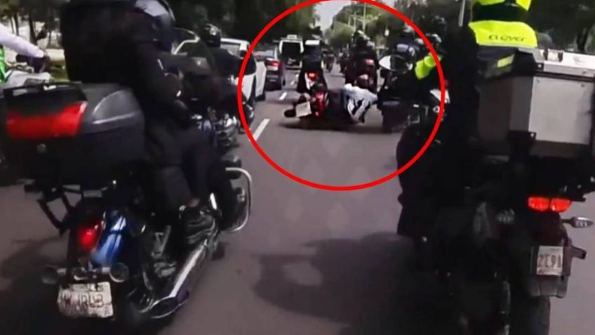 Captan en VIDEO fatal caída de moto reporteros de Televisa mientras seguían a Claudia Sheinbaum