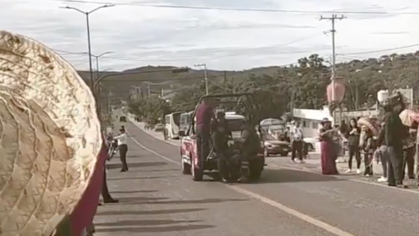 VIDEO: pirotecnia explota en plena procesión religiosa en Puebla; hay 6 lesionados