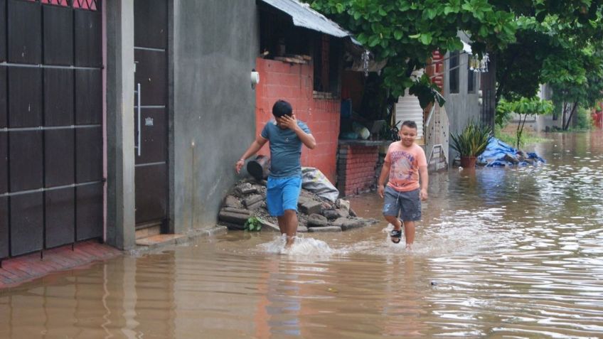 Reportan más de una decena de comunidades incomunicadas por lluvias en Oaxaca