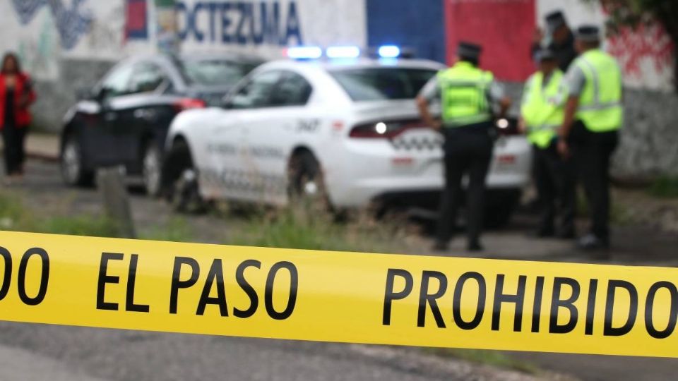 Sujetos en auto reciben con balazos a policías que les había hecho el ALTO