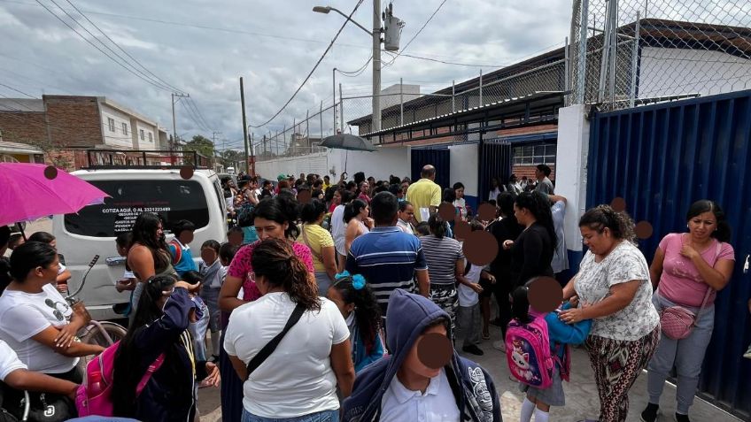 El aire tóxico en ladrilleras pone en riesgo a niños en un kínder y una primaria en Jalisco