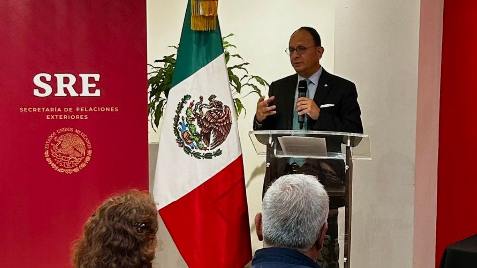 Jorge Islas López, excónsul General de México en Nueva York, declinó la invitación hecha por el canciller Juan Ramón de la Fuente.