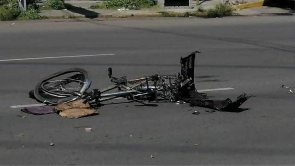 La bicicleta quedó en el suelo, a unos diez metros del cuerpo de la víctima.