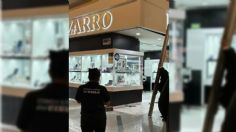 Comando armado con marros atraca joyería en Plaza Cosmopol