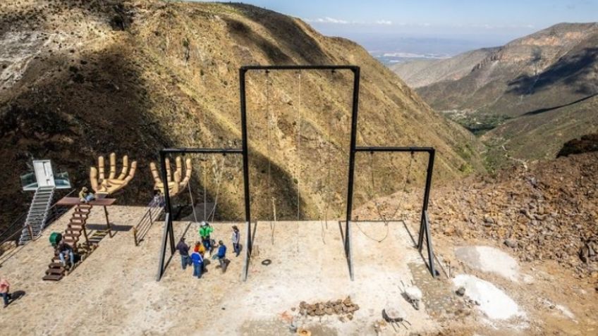 Mujer cae de plataforma de columpio extremo en Real de Catorce | VIDEO