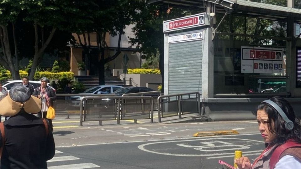 Estaciones del sistema en el tramo afectado fueron cerradas.