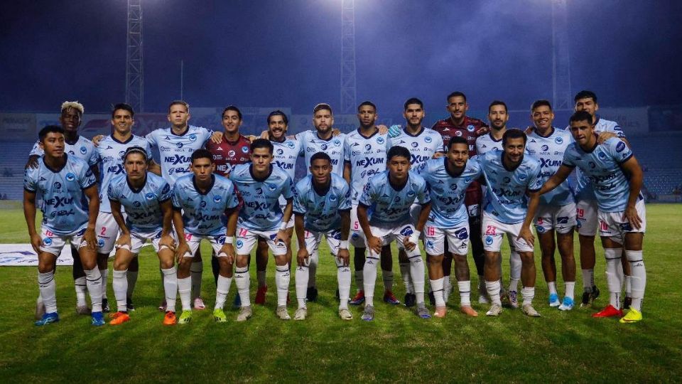 Equipo de la Jaiba Brava del Tampico-Madero antes del partido