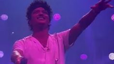 VIDEOS: así fue el concierto privado de Bruno Mars en Televisa, famosos filtran las imágenes