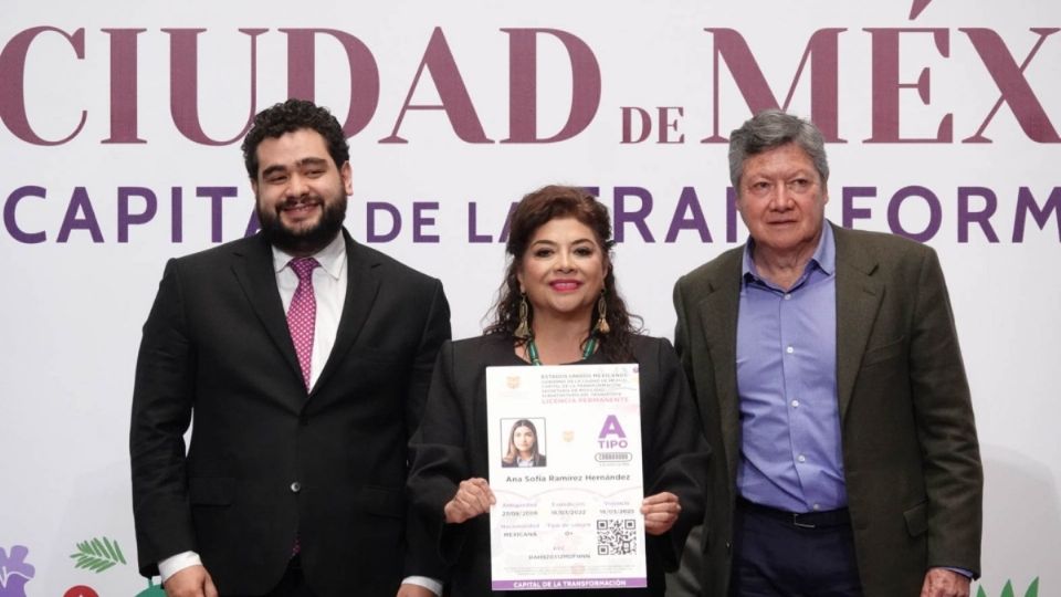 La jefa de gobierno, Clara Brugada, señaló que la licencia permanente sólo se expedirá durante un año.