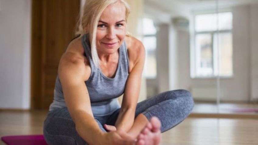 Este es el mejor ejercicio de Pilates para trabajar la espalda después de los 50 años