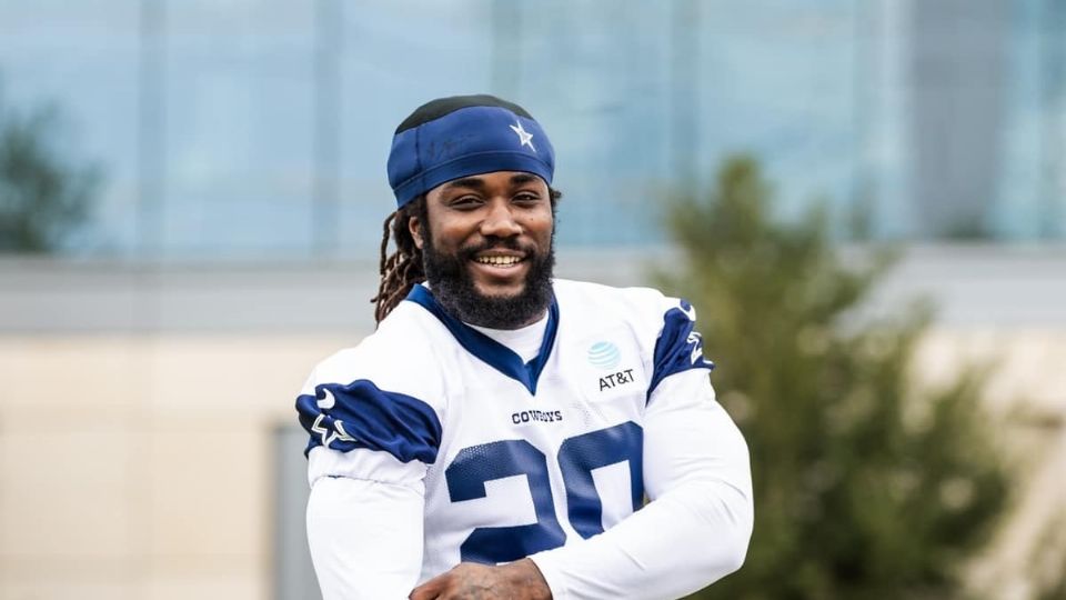 Cook firmó con los Cowboys al final de la pretemporada, pero estuvo inactivo durante seis partidos