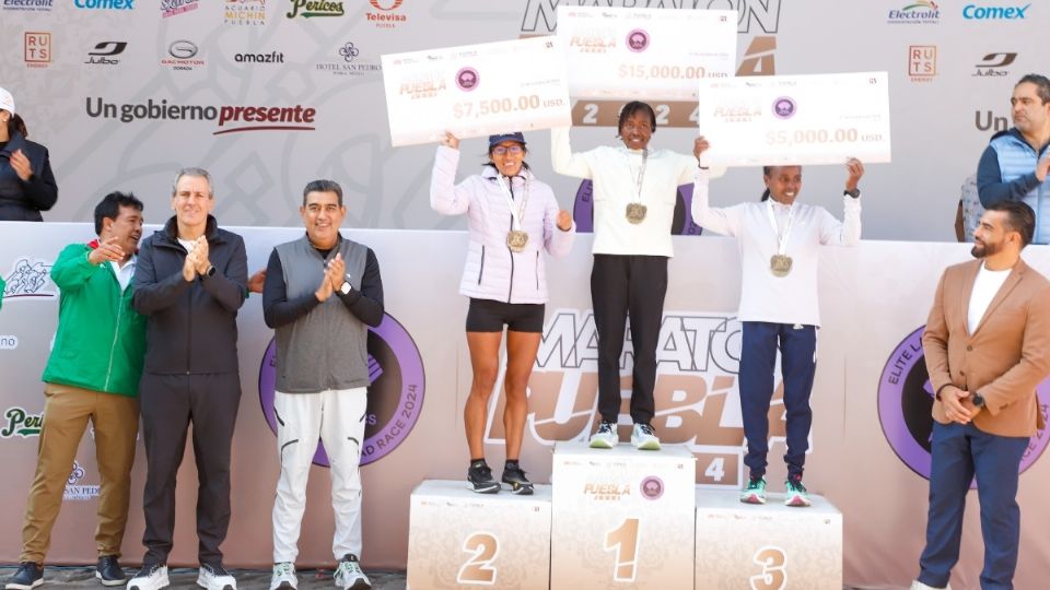 Las ganadoras absolutas en la rama femenil fueron: Tanaui Euliter (primera), Jovana de la Cruz (segunda) y Ayele Webale Basazw (tercera).