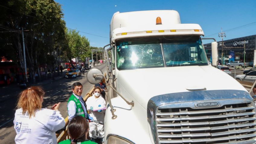 Tráiler atropella y amputa ambas piernas a mujer de 80 años en Iztapalapa