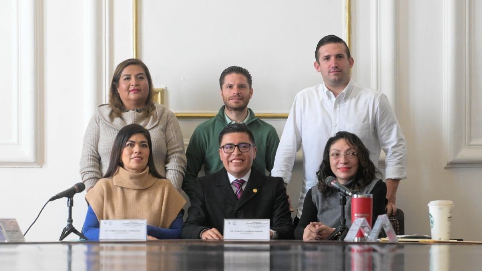 Además, se sentarán las bases para realizar encuentros interparlamentarios y promover la conformación de un Parlamento Metropolitano, destacó el legislador local.