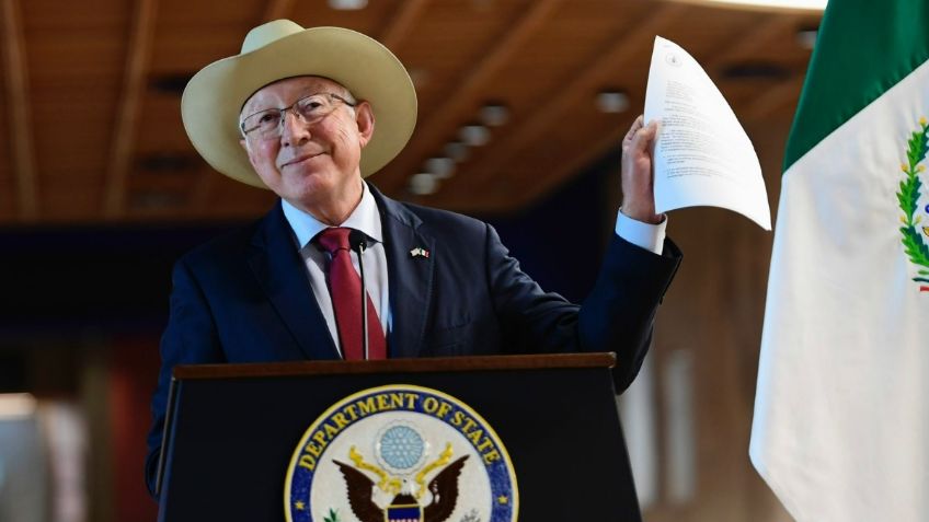 Ken Salazar reprocha: "me sorprende que México no pueda decidir “victoria” sobre la captura de “El Mayo"