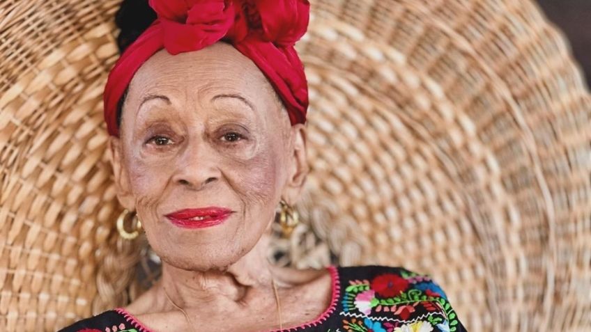 Omara Portuondo sacada en brazos del escenario en Barcelona al desorientarse durante el concierto