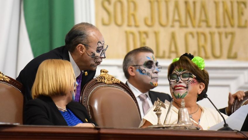 FOTOS: Diputados y diputadas de CDMX se disfrazan de catrinas para legislar