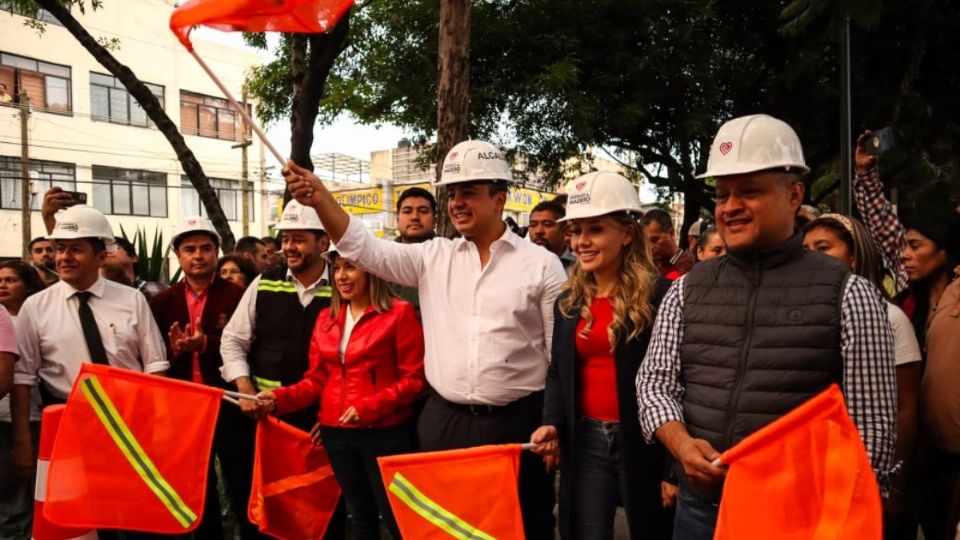 El Alcalde de la GAM estuvo acompañado por integrantes de su gabinete y vecinos de las colonias aledañas, quienes fueron testigos de las obras que se llevarán a cabo.