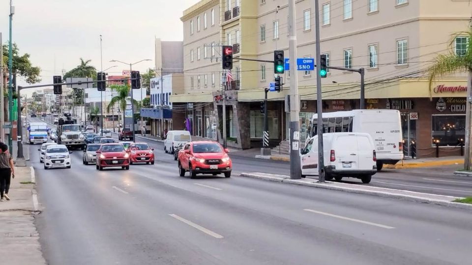 Avenida antes de comenzar con la hora pico de tránsito, la cual genera problemas en los habitantes para llegar a su destino