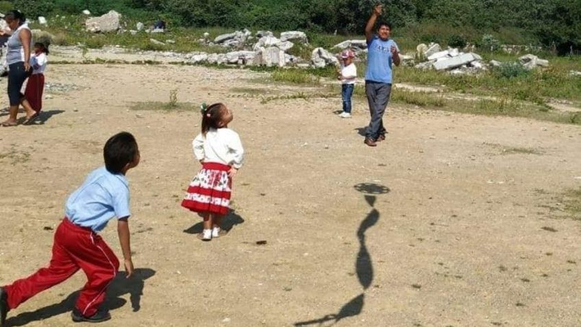 Con vuelo de papalotes reciben a sus muertos los indígenas Ikoots de San Mateo del Mar, Oaxaca