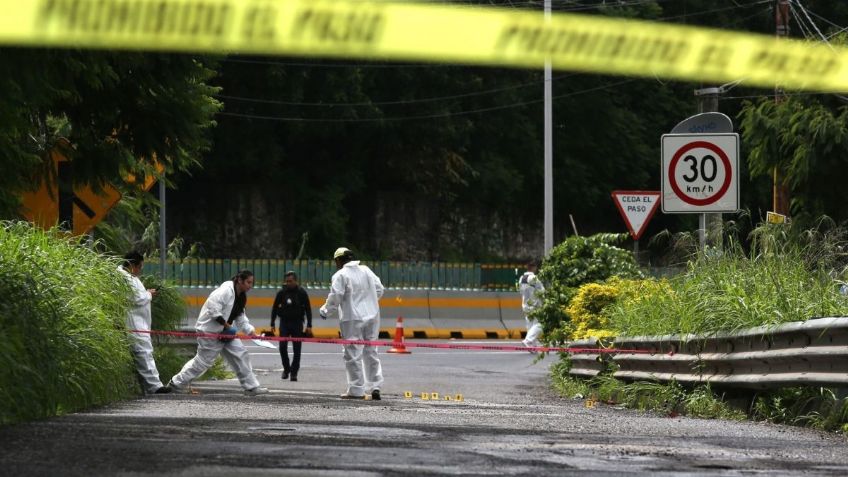 Trágico hallazgo: vecinos descubren cadáver bajo sillón abandonado en Tlajomulco