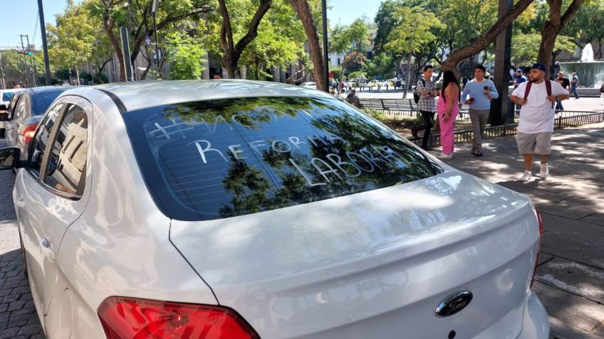 Conductores de plataforma de transporte se manifiestan en Jalisco, inconformes con reforma laboral 