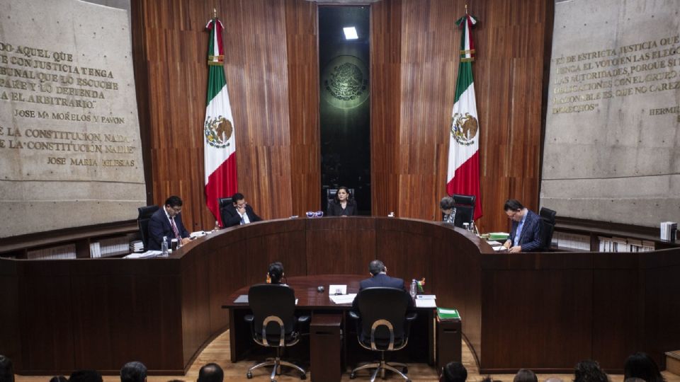 Magistrados del Tribunal Electoral van por dejar firme elección en Morena.