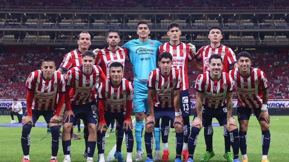 Chivas Rayadas del Guadalajara posando para foto antes de partido