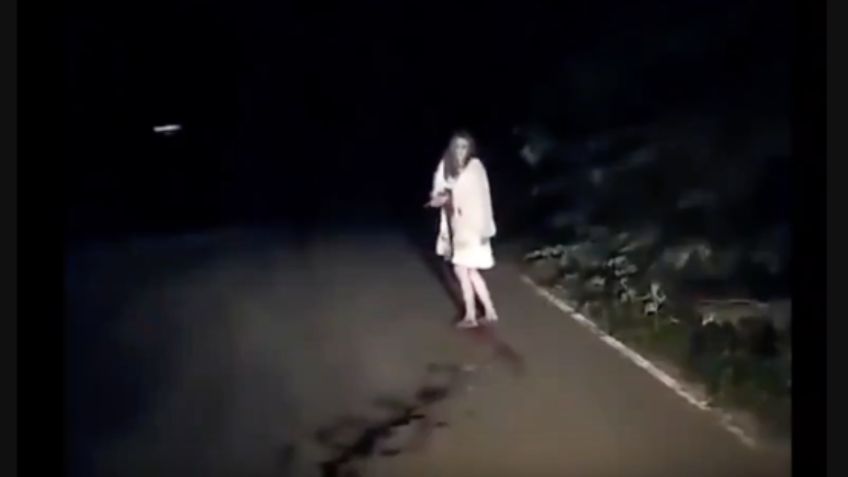 ATERRADOR VIDEO: dashcam graba a mujer apuñalándose a mitad de la carretera