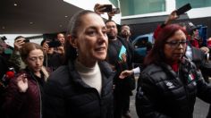 Claudia Sheinbaum agradece a Ifigenia Martínez por entregarle la banda presidencial