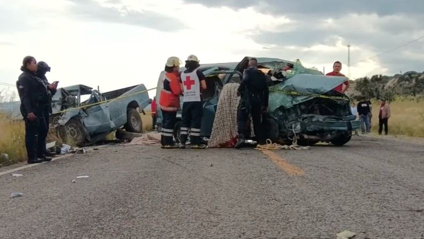 Dos camionetas chocan de frente en la carretera Ojuelos-Aguascalientes y mueren seis personas